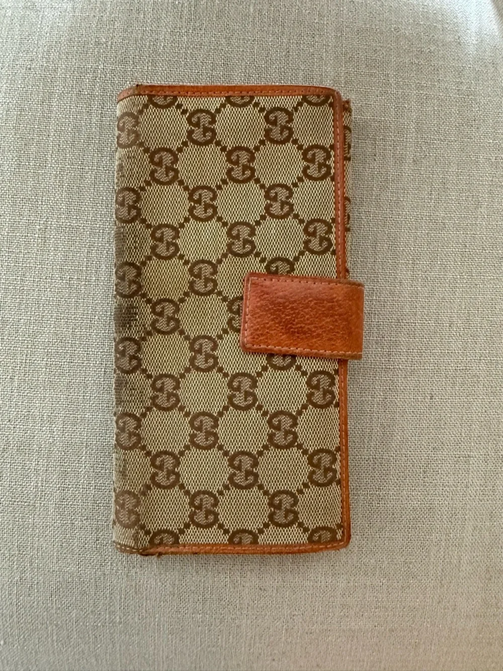 Vintage Gucci Brown & Tan GG Canvas Wallet with Leather Trim & Gold Accents! - Picture 3 of 10